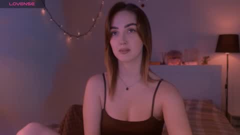 LillyFarey online show from October 5, 2025, 7:45 pm