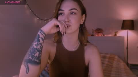 Snapshot of lillyfarey chatting on October 10, 2025, 5:45 pm LillyFarey online show from October 10, 2025, 5:45 pm