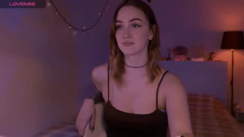 Snapshot of lillyfarey chatting on October 26, 2025, 5:52 pm LillyFarey online show from October 26, 2025, 5:52 pm