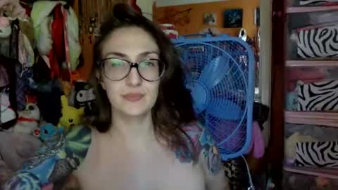 hi guys im back on here 3 online show from October 18, 2025, 7:36 pm