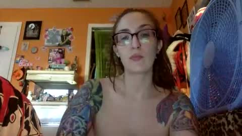 hi guys im back on here 3 online show from November 14, 2025, 7:45 pm