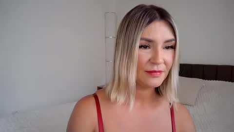 Snapshot of lillylux1993 chatting on February 15, 2026, 8:49 pm Lilly Lux online show from February 15, 2026, 8:49 pm