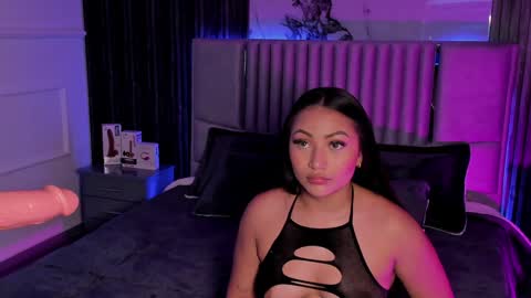 Snapshot of lillyortiz_ chatting on December 15, 2024, 7:57 am Lilly Ortiz online show from December 15, 2024, 7:57 am