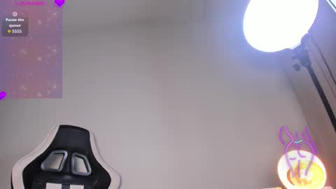 Lilly online show from October 14, 2025, 1:12 pm