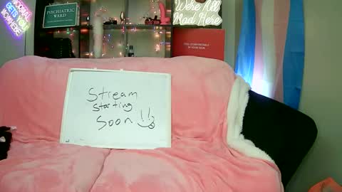 Snapshot of lillyvtrap chatting on October 5, 2025, 10:07 pm lillyVonT online show from October 5, 2025, 10:07 pm