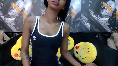Snapshot of lilmissbaddiexxx chatting on February 28, 2026, 4:52 pm lilmissbaddiexxx online show from February 28, 2026, 4:52 pm
