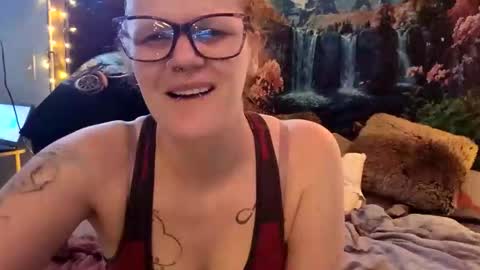 Snapshot of lilmizztwizid chatting on April 4, 2026, 1:59 am LilMizzTwizid online show from April 4, 2026, 1:59 am