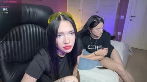 Snapshot of lilo_meow chatting on November 27, 2025, 3:03 pm Kris Lilo online show from November 27, 2025, 3:03 pm