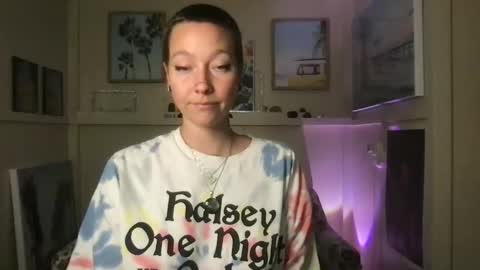 Snapshot of lilpeachykeenn chatting on January 4, 2025, 12:59 am Lilpeachykeenn online show from January 4, 2025, 12:59 am