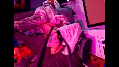 Snapshot of lilpluto12 chatting on December 10, 2024, 6:44 am lilpluto12 online show from December 10, 2024, 6:44 am