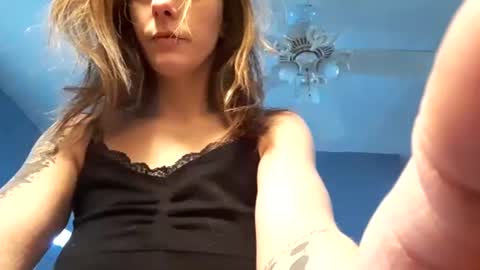 Snapshot of lilsirens11ut chatting on December 4, 2025, 4:38 pm lilsirens11ut online show from December 4, 2025, 4:38 pm