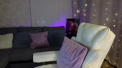 Snapshot of lilu5107 chatting on February 26, 2025, 2:48 am Lilu online show from February 26, 2025, 2:48 am