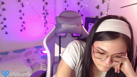 Snapshot of lily_bunny_1 chatting on February 4, 2025, 10:34 pm Fansly LilyBunny- help me reach 50 thumbs up online show from February 4, 2025, 10:34 pm