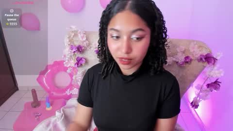 lily_honey_eyes online show from December 4, 2025, 9:23 pm