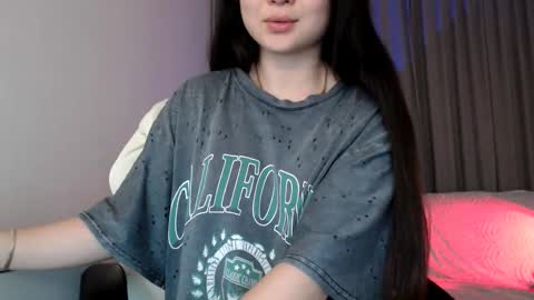 Snapshot of lily_litle chatting on September 24, 2025, 6:44 pm Lily Litle online show from September 24, 2025, 6:44 pm