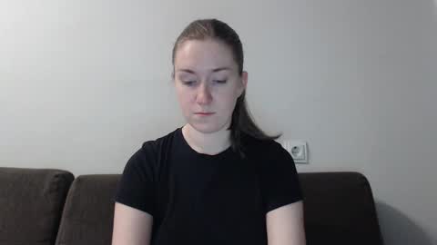 lily_love_x online show from February 1, 2025, 11:27 pm
