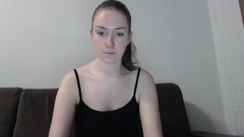 lily_love_x online show from November 6, 2025, 10:43 pm