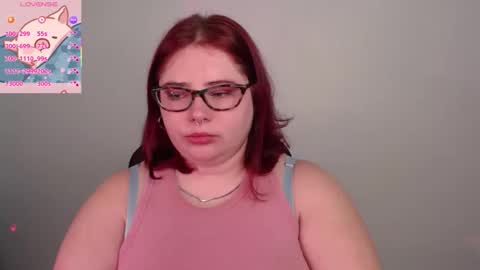 Snapshot of lily_lu_one chatting on November 16, 2025, 11:38 am Elina online show from November 16, 2025, 11:38 am