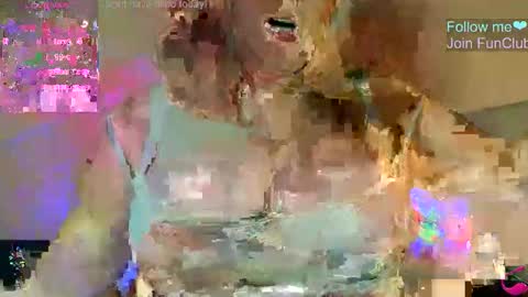 Snapshot of lily_lu_one chatting on November 27, 2025, 12:56 am Elina online show from November 27, 2025, 12:56 am