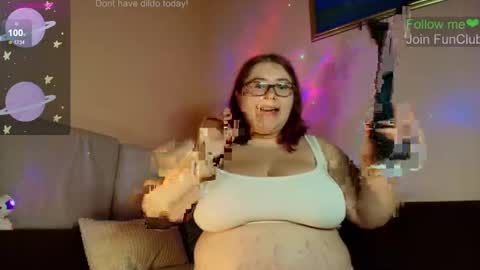 Snapshot of lily_lu_one chatting on December 4, 2025, 1:59 am Elina online show from December 4, 2025, 1:59 am