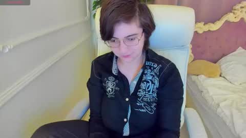 Lily online show from March 16, 2026, 7:56 am