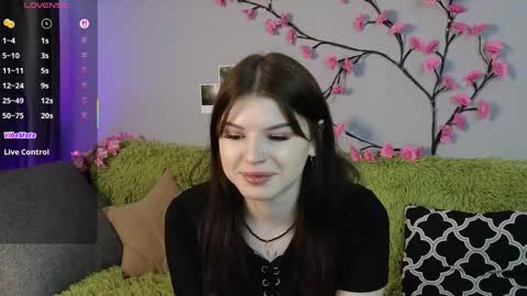 Snapshot of lily_qute chatting on May 15, 2026, 6:42 am Lily online show from May 15, 2026, 6:42 am
