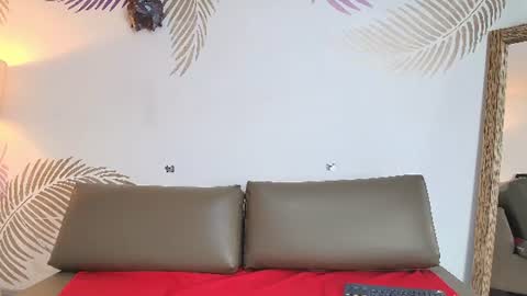 Lily Lauren online show from July 9, 2026, 1:37 pm