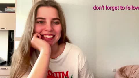 Lily online show from December 18, 2024, 11:24 am