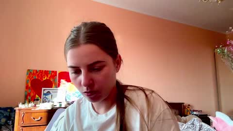 Lily online show from February 26, 2025, 10:47 am