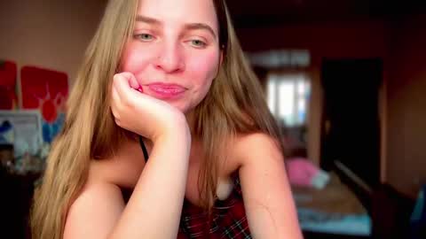 Lily online show from February 26, 2025, 1:52 pm