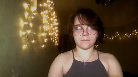 Snapshot of lily_violettt chatting on January 16, 2026, 6:45 pm Lily online show from January 16, 2026, 6:45 pm