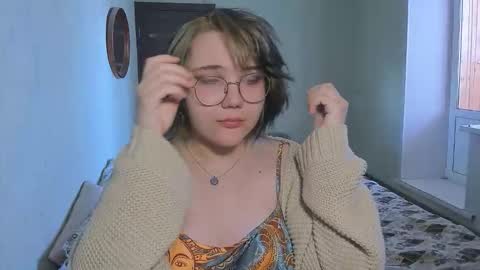 Snapshot of lily_violettt chatting on March 23, 2026, 7:45 am Lily online show from March 23, 2026, 7:45 am