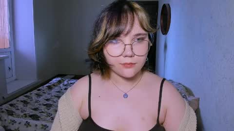 Lily online show from April 1, 2026, 1:41 pm