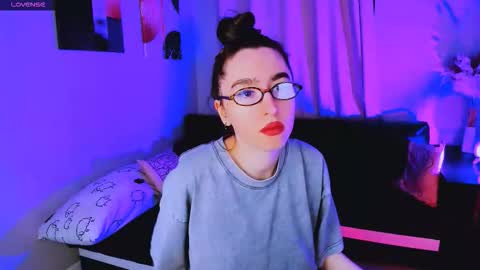 Snapshot of lily_xbaby chatting on November 12, 2025, 9:32 am LILY online show from November 12, 2025, 9:32 am