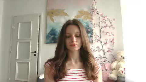 lilycandy_ online show from June 25, 2026, 9:36 am