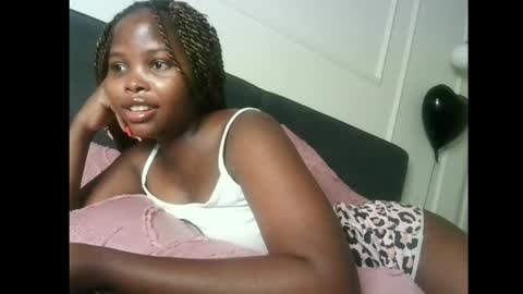 Snapshot of lilycelest chatting on May 26, 2026, 3:41 pm lilycelest online show from May 26, 2026, 3:41 pm