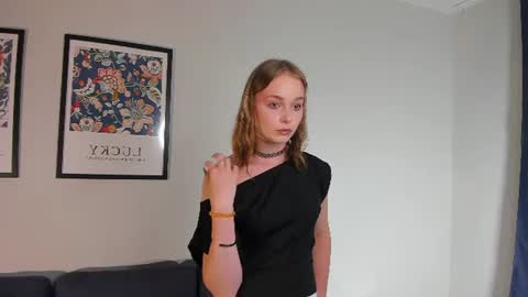 lilycoliins online show from July 13, 2026, 5:49 pm