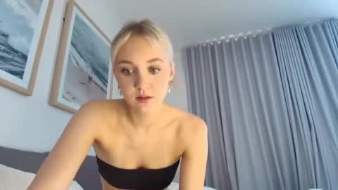 lilyflex online show from April 5, 2026, 1:25 am