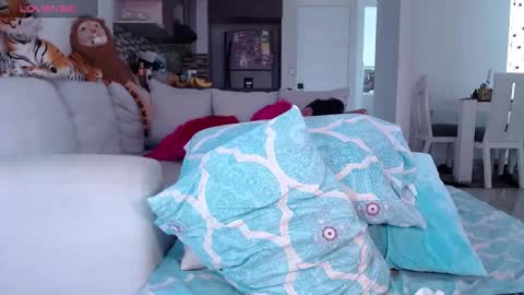 Lily.. online show from February 14, 2025, 4:52 pm