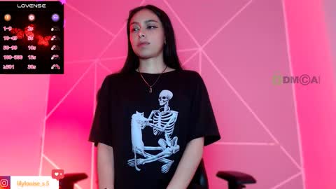 Snapshot of lilylouisee_ chatting on November 1, 2025, 6:15 am Liliana louise online show from November 1, 2025, 6:15 am