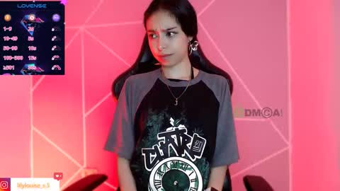 Snapshot of lilylouisee_ chatting on November 19, 2025, 4:40 pm Liliana louise online show from November 19, 2025, 4:40 pm