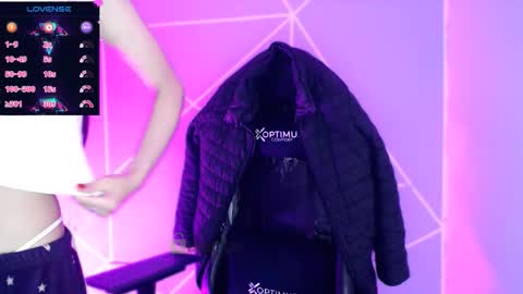 Snapshot of lilylouisee_ chatting on December 2, 2025, 8:59 pm Liliana louise online show from December 2, 2025, 8:59 pm