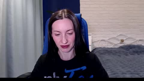 Lily online show from December 16, 2025, 7:24 am