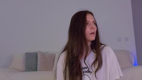 Lily online show from September 29, 2025, 5:34 am