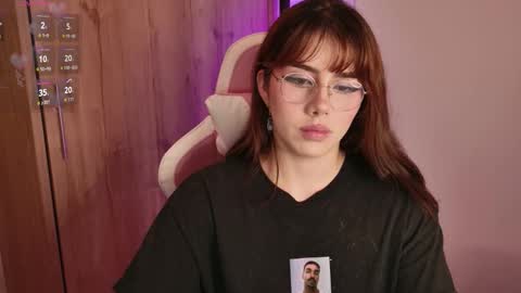 Snapshot of lilyrouse_ chatting on December 16, 2025, 4:17 am lily help me to collect more cosplay online show from December 16, 2025, 4:17 am