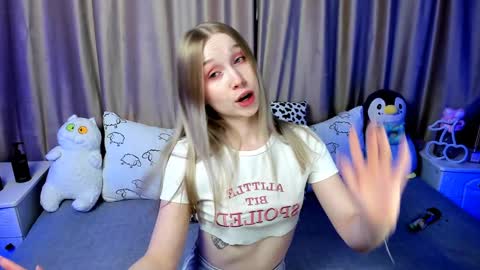 Snapshot of lilystarlight chatting on December 11, 2024, 6:25 am Lilian online show from December 11, 2024, 6:25 am