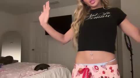 Snapshot of lilysummers21208 chatting on January 17, 2026, 11:41 pm lilysummers21208 online show from January 17, 2026, 11:41 pm