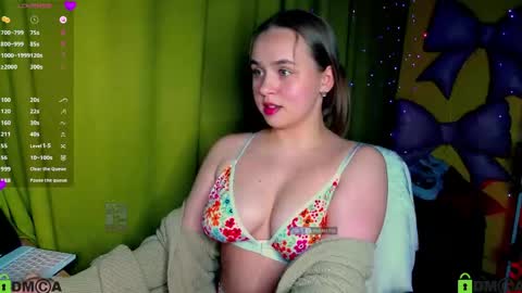 Snapshot of lilysweet13 chatting on May 17, 2026, 9:33 pm Lily online show from May 17, 2026, 9:33 pm