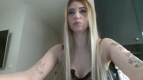 Snapshot of lilysweetgirl chatting on March 3, 2026, 7:53 pm Lily online show from March 3, 2026, 7:53 pm