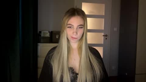 Lily online show from April 2, 2026, 5:43 pm